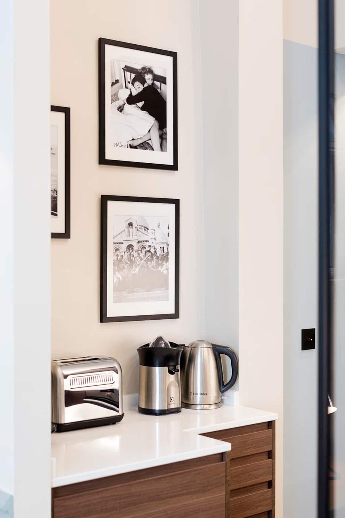 Bouilloire, grille-pain et cafetière